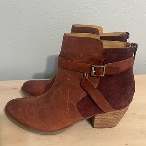 Korks Kork-Ease Reynosa Red Distressed Leather/Suede Ankle Booties Size 8.5